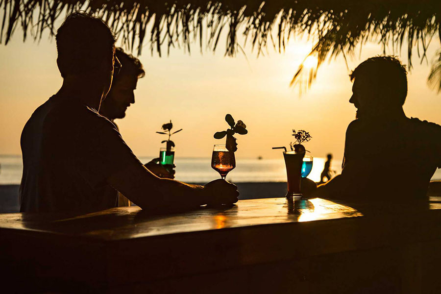安利玛莎 - 日落酒吧图片1 - Nakai Alimatha Resort Sunset Bar Photo 1