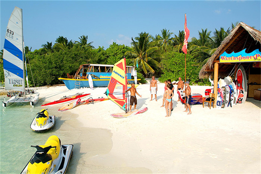 白金岛  - 潜水及水上运动图片1 - Adaraan Hudhuranfushi  Diving and Water Sports Photo 1