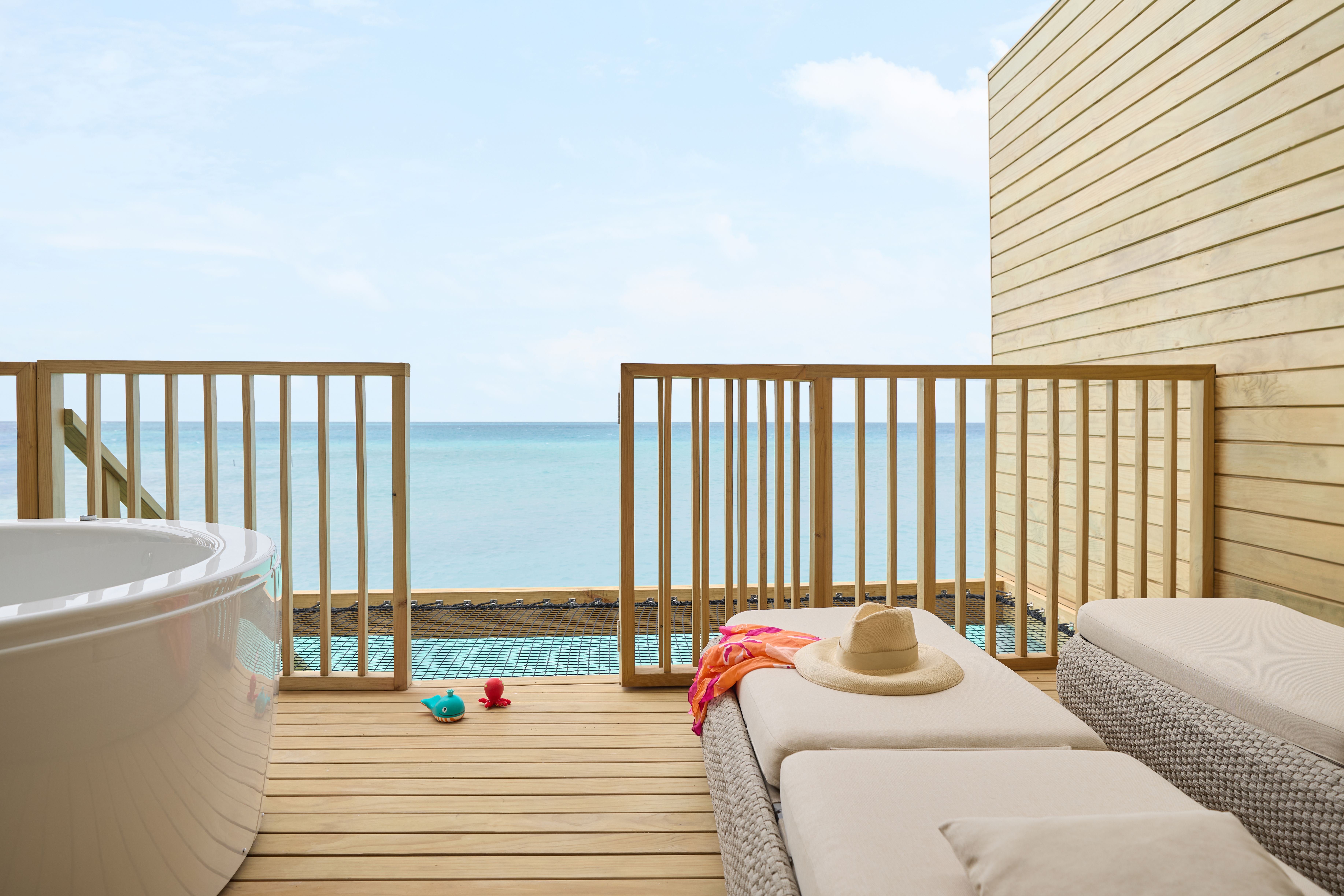 中央盛泰乐幻影 - 幻影水上日落别墅—带按摩浴缸图片2 - Centara Mirage Lagoon Maldives Mirage Overwater Sunset Villa with Jacuzzi Photo 2