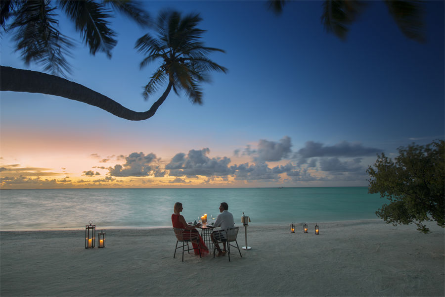 坎迪玛 - 蔚蓝餐厅图片2 - Kandima Maldives Azure Photo 2