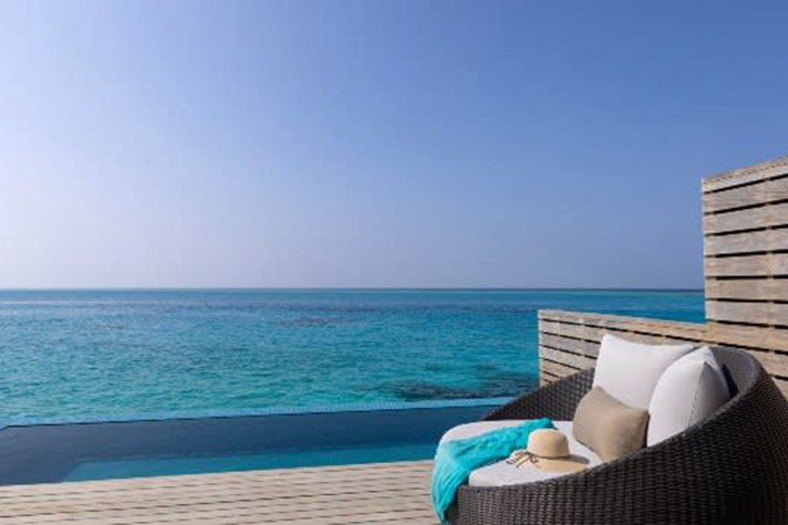 安纳塔拉安凡尼 - 三卧日落水上泳池别墅图片4 - Avani+ Fares Maldives  Three Bedroom Sunset Over Water Pool Villa Photo 4