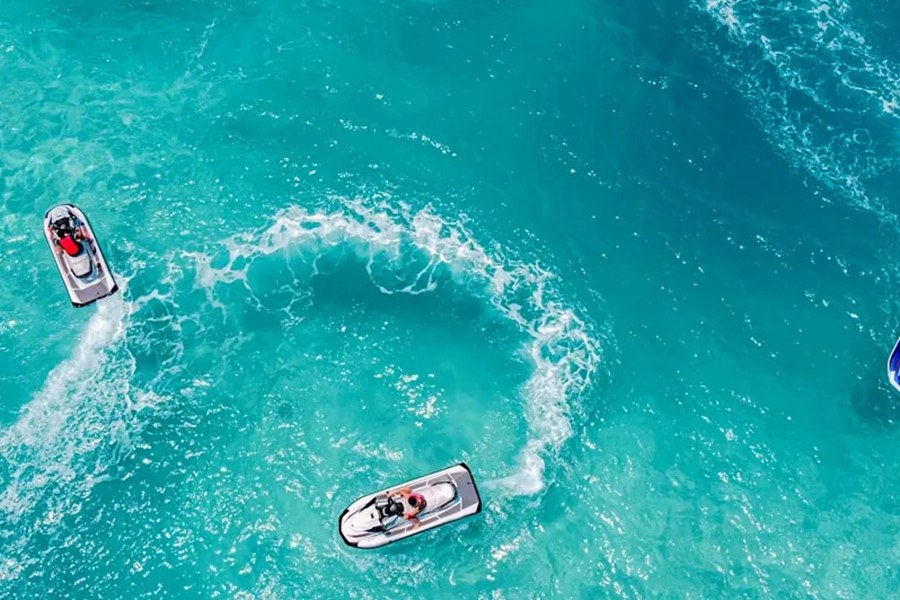 安纳塔拉安凡尼 - 潜水和水上运动图片1 - Avani+ Fares Maldives  Water Sports Photo 1